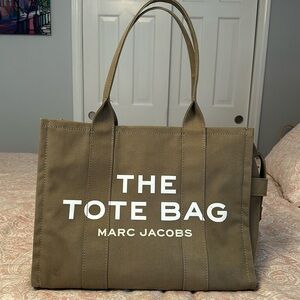 Marc Jacobs The Tote Bag in Slate Green
